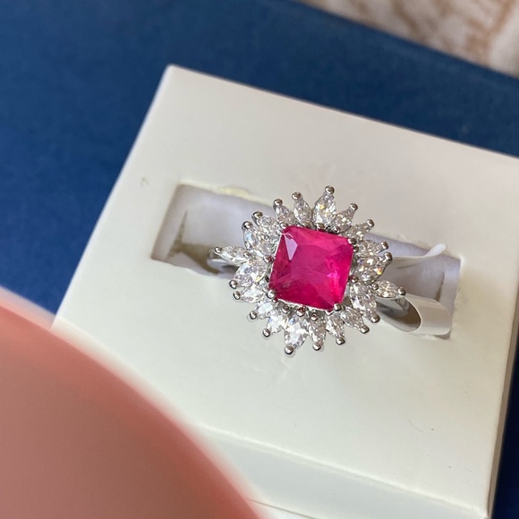 Princess cut Fusion Hot Pink Quartz Ring - Picture 8 of 14